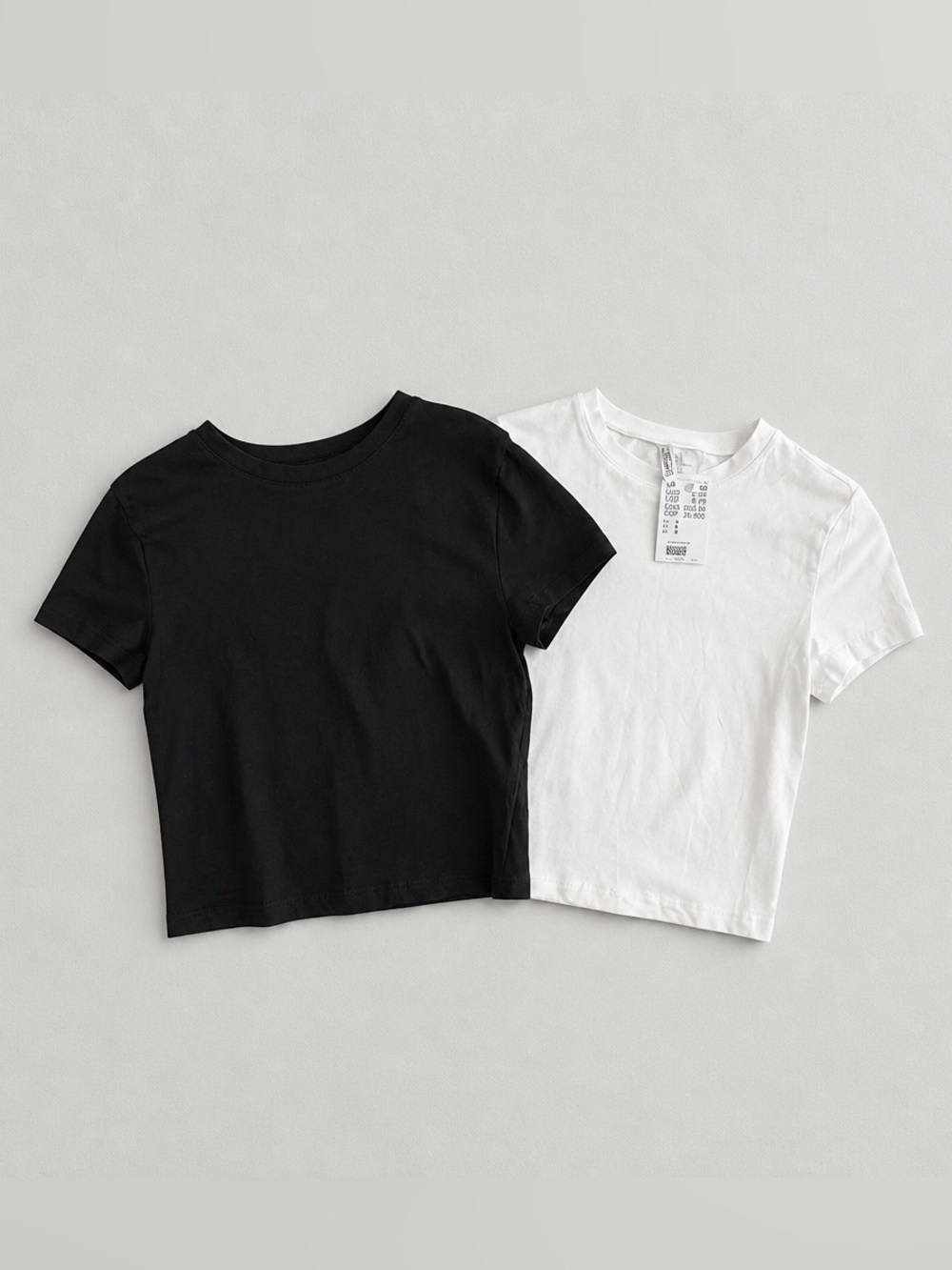 2 H&M Basic Tees Black & White Bundle Size M NWT/NWOT